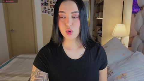 Ashley online show from March 1, 9:03 pm