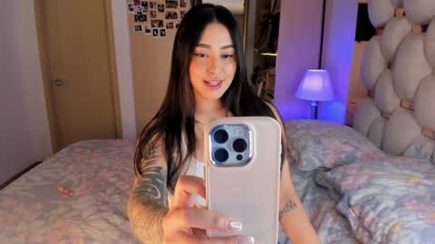 Snapshot of asshley__ chatting on January 25, 1:43 am Ashley online show from January 25, 1:43 am