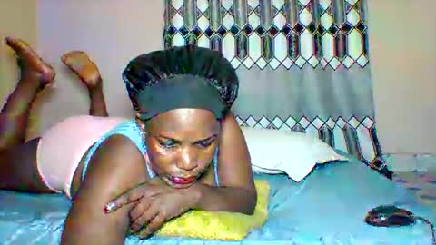 FLORAH DANIEL online show from November 26, 7:26 pm