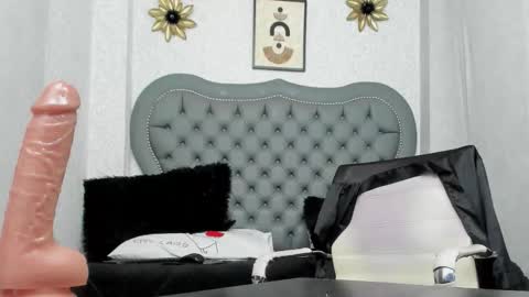 astrid01_ online show from January 12, 10:04 pm