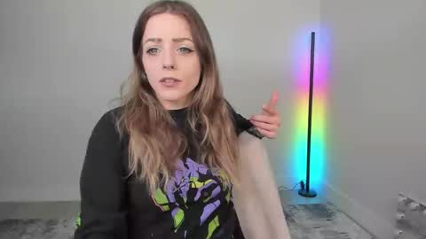 Astrid Luxe online show from April 17, 3:25 pm