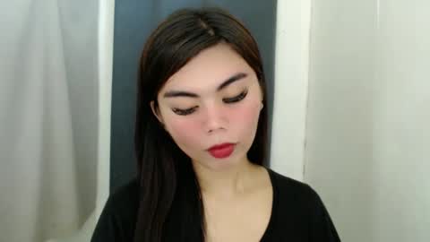 Snapshot of asuna_charming chatting on January 26, 6:27 pm asuna_charming online show from January 26, 6:27 pm