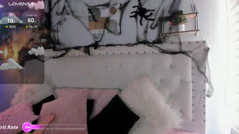 Snapshot of atenea_klett_ chatting on October 20, 2:09 pm ATENEA online show from October 20, 2:09 pm