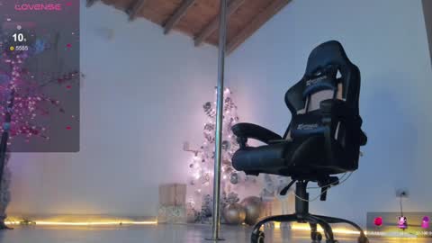 aura online show from December 22, 10:06 am