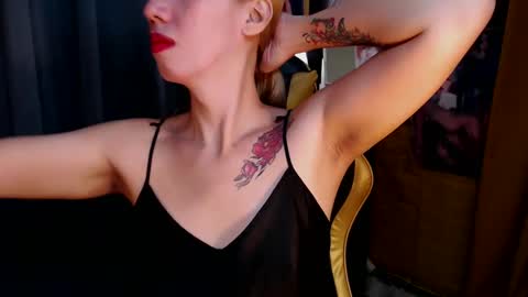 Snapshot of aurakharisma_xx chatting on January 30, 5:19 am Miss awra online show from January 30, 5:19 am