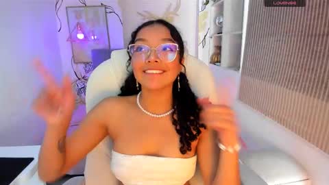 Snapshot of aurora_blis chatting on October 13, 2:42 pm aurora_blis online show from October 13, 2:42 pm