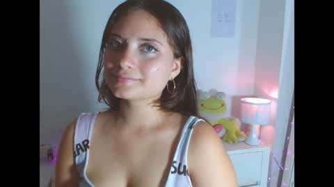 Snapshot of aurora_lenovic chatting on December 11, 4:31 pm aurora_lenovic online show from December 11, 4:31 pm