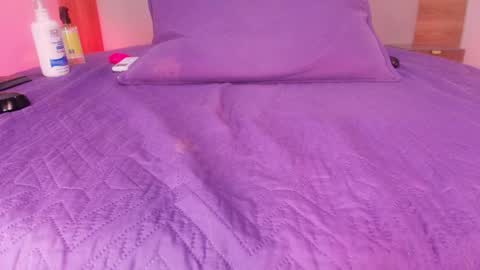 auroraa_miller online show from April 11, 7:45 am