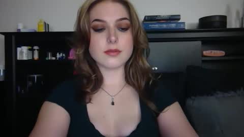 auroralightz1 online show from March 2, 8:15 pm