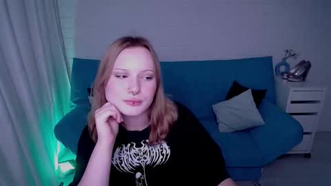 Snapshot of auroramour chatting on October 8, 5:17 pm Aurora online show from October 8, 5:17 pm