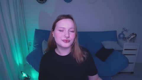 Snapshot of auroramour chatting on October 16, 4:53 pm Aurora online show from October 16, 4:53 pm