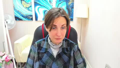 Aurora online show from February 8, 3:53 pm