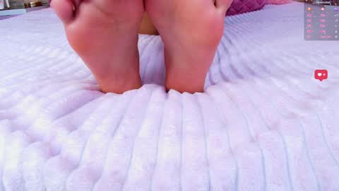 Aurora online show from February 8, 1:01 pm