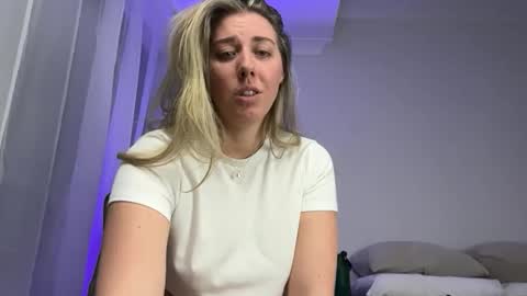 aussielulu online show from April 11, 8:51 am