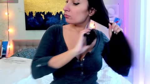Snapshot of ava_athena chatting on February 27, 5:24 am Ava online show from February 27, 5:24 am