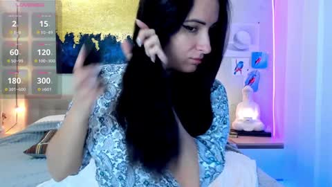 Snapshot of ava_athena chatting on December 4, 5:27 am Ava online show from December 4, 5:27 am