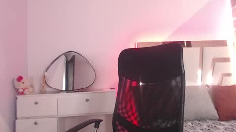 Snapshot of ava_jhons_ chatting on September 28, 6:35 pm ava jhons online show from September 28, 6:35 pm