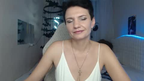 Snapshot of avasaturnian chatting on October 11, 3:04 pm avasaturnian online show from October 11, 3:04 pm