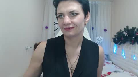 avasaturnian online show from December 2, 7:38 pm