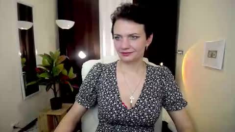 Snapshot of avasaturnian chatting on October 9, 1:26 pm avasaturnian online show from October 9, 1:26 pm