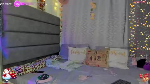 Avril online show from December 15, 7:35 am