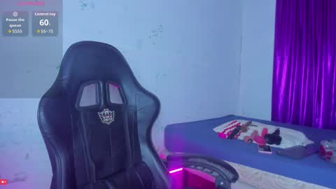 avril_jonson online show from January 16, 11:01 pm