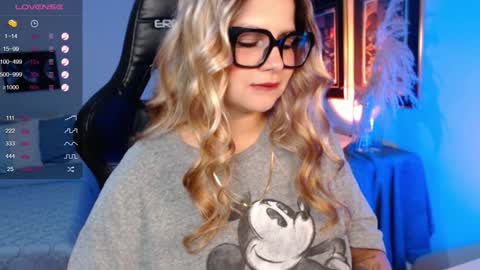 Avrill Morgan online show from December 20, 10:00 pm