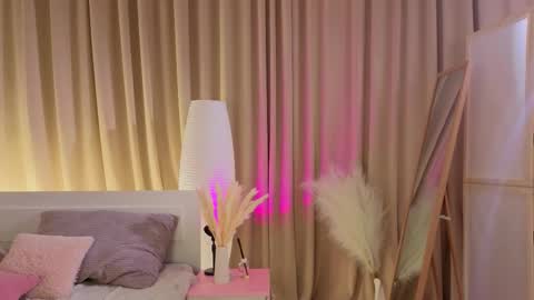 Avril online show from February 20, 9:37 pm