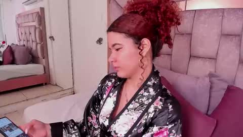 Avril  online show from February 14, 12:29 pm