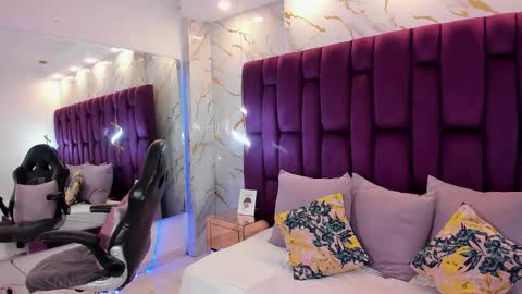 Avril  online show from November 20, 12:28 pm