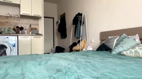 Snapshot of ayaderen chatting on February 5, 8:32 am im Aya welcome to my room online show from February 5, 8:32 am