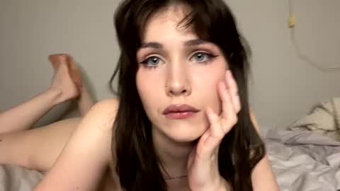 Snapshot of ayaderen chatting on January 13, 2:32 pm im Aya welcome to my room online show from January 13, 2:32 pm