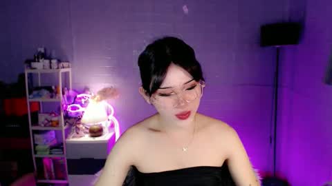 AYAHOSHILOVESYOU online show from March 27, 8:26 am