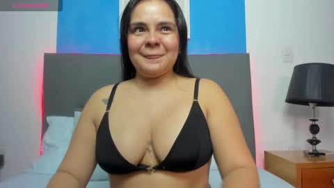 Alyda Jaramillo online show from December 2, 7:05 pm