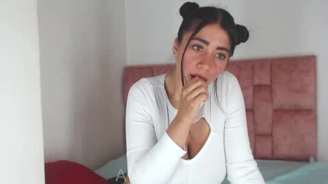 Snapshot of aylasophia_ chatting on September 18, 4:16 pm Ayla Sophia online show from September 18, 4:16 pm