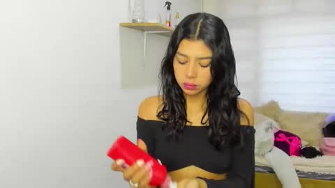 Snapshot of aysha_winxx chatting on October 20, 11:24 am aysha_winxx online show from October 20, 11:24 am