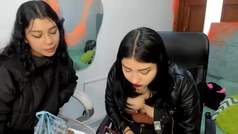 Snapshot of aysha_winxx chatting on October 9, 11:58 am aysha_winxx online show from October 9, 11:58 am