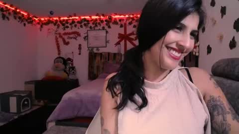 Snapshot of azaaharziz chatting on December 17, 2:12 am Azahar online show from December 17, 2:12 am
