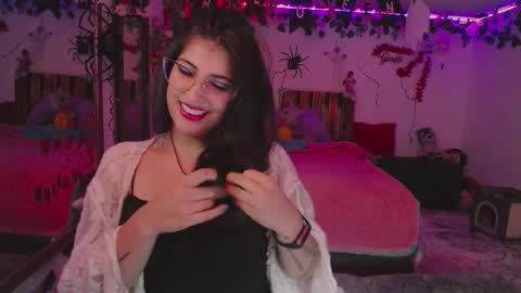 Snapshot of azaaharziz chatting on October 19, 2:13 am Azahar online show from October 19, 2:13 am