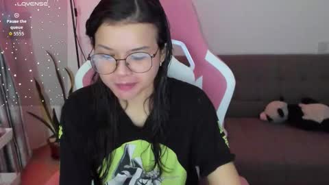 Azu  online show from March 29, 12:53 am