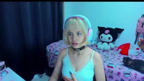 Azu Moure online show from February 14, 3:52 am