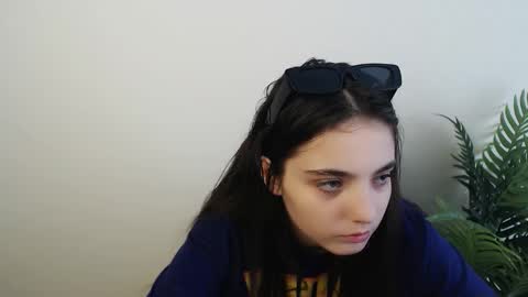 azumi_chan_ online show from October 18, 7:33 am