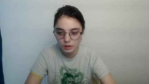 azumi_chan_ online show from February 23, 8:25 am