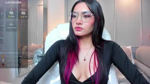 Azura online show from November 26, 8:32 pm