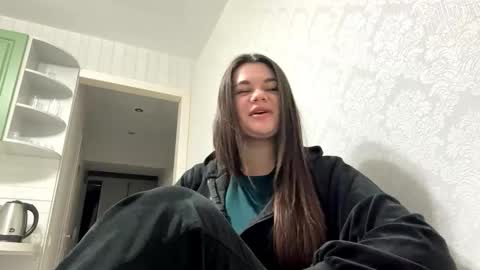 Elara online show from March 26, 7:48 pm