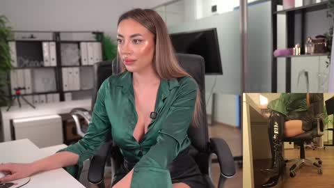 Olivia and Lexi online show from March 9, 5:32 am