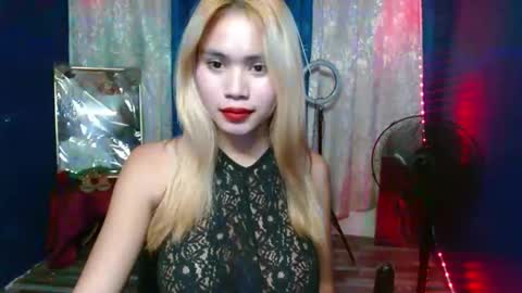 Snapshot of baby_love143 chatting on October 11, 5:45 am sky online show from October 11, 5:45 am