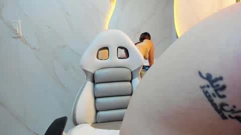 ANGEL online show from February 15, 7:51 am