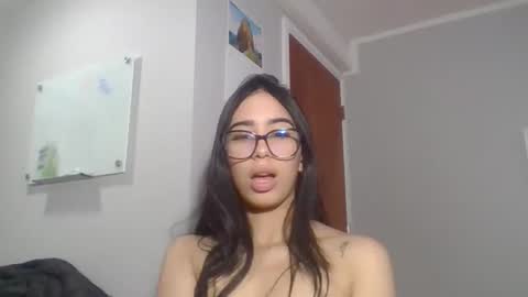 babybooty0 online show from March 9, 12:36 am