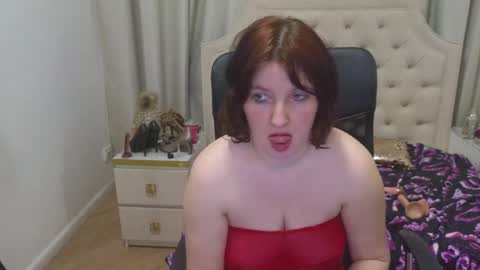 Angela online show from April 29, 4:31 pm